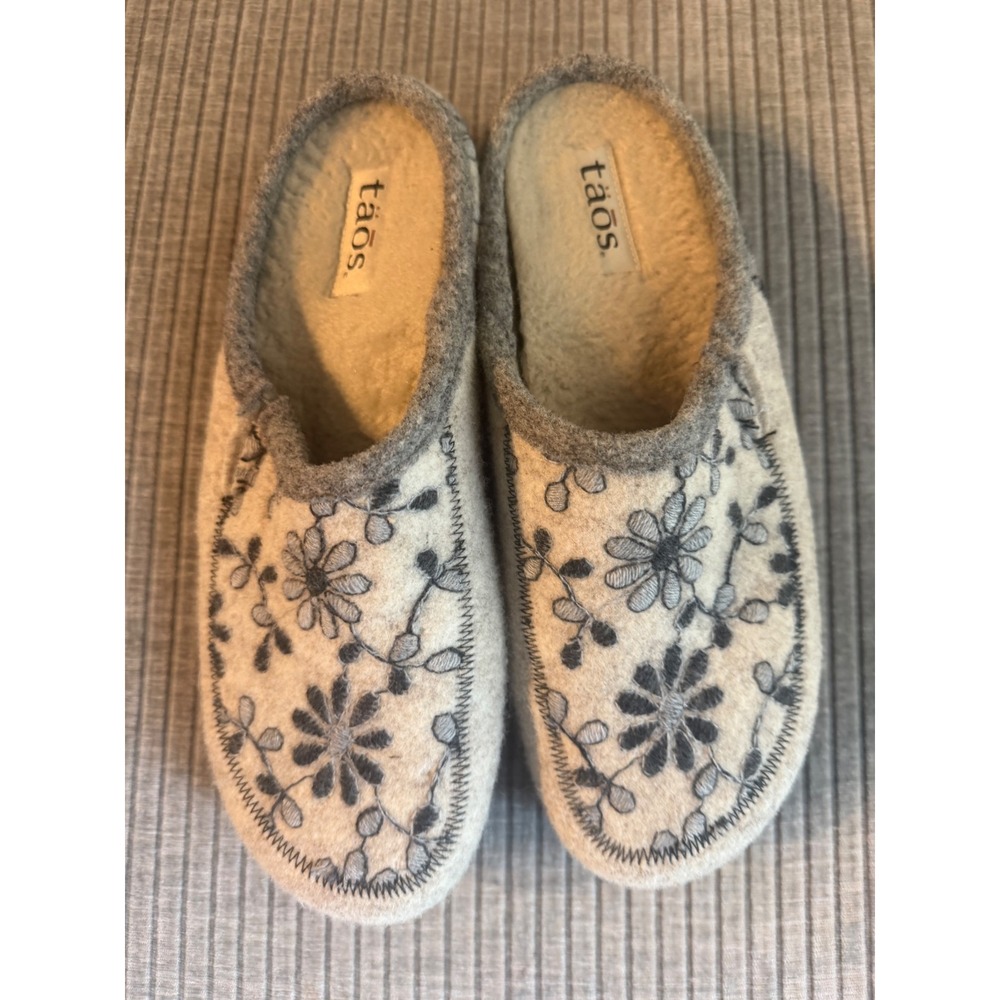 Taos My Sweet Wool Clogs Gray Floral Embroidered Slip On Mules Made in Spain 42